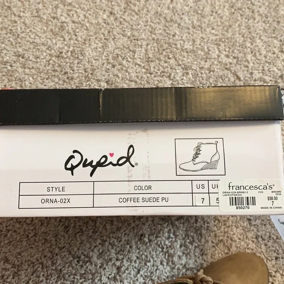 New in box suede boots - Picture 5 of 5